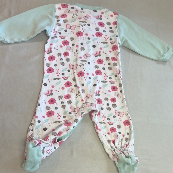 Tuffy - baby onesie sleeper with Pink and Mint Design and butterfly patch - Picture 4 of 4